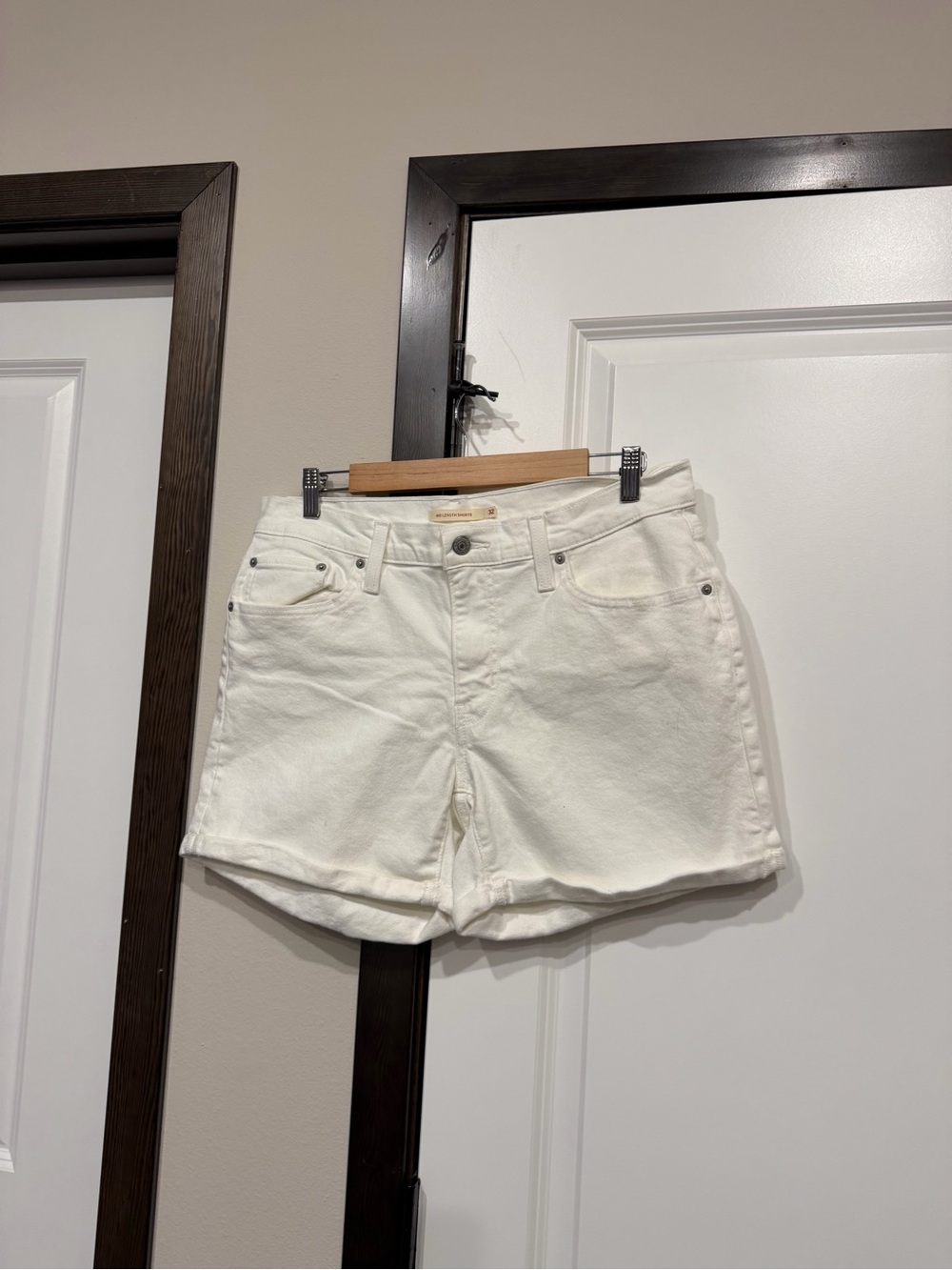Levi’s mid length shorts
